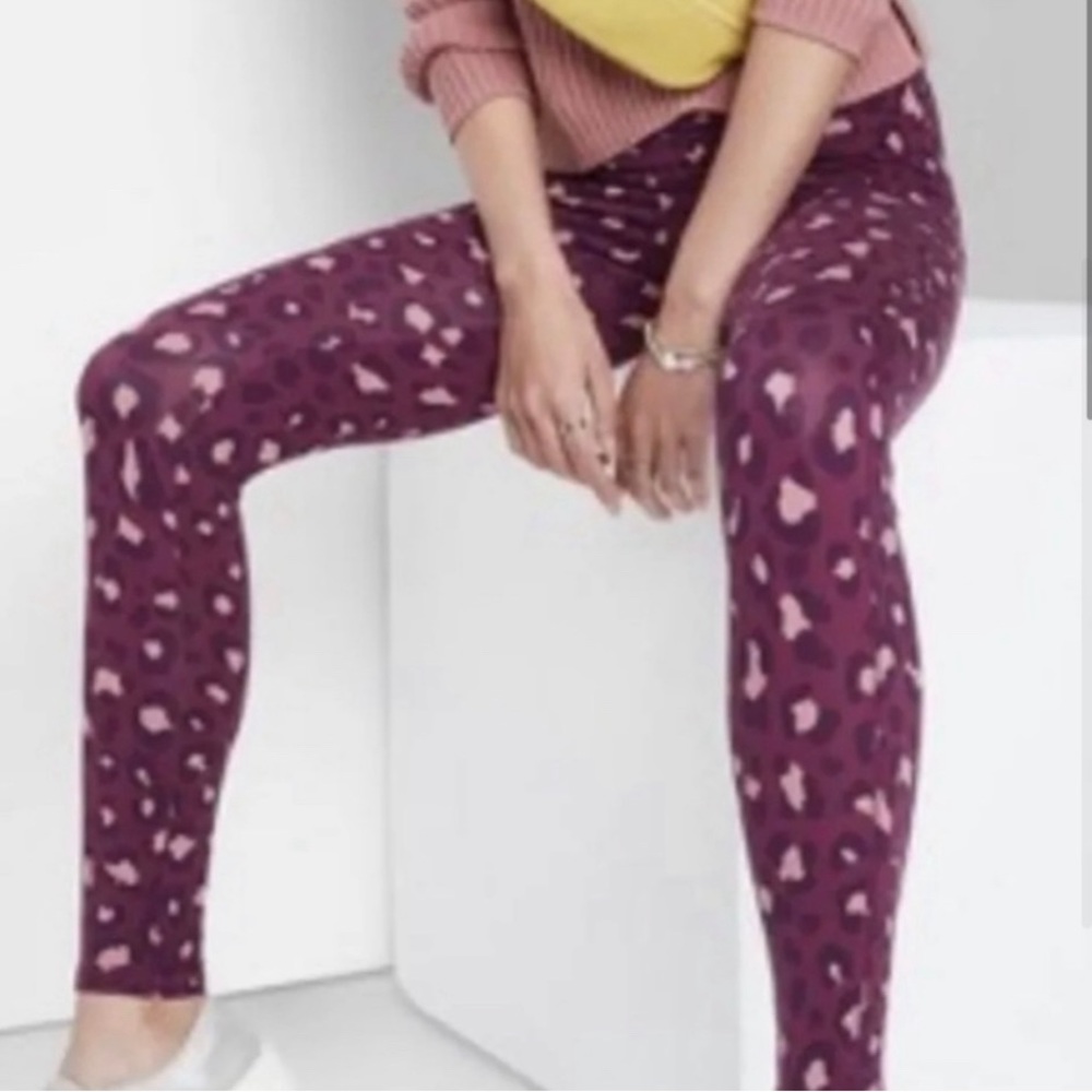 Pink cheetah print leggings - Picture 3 of 3
